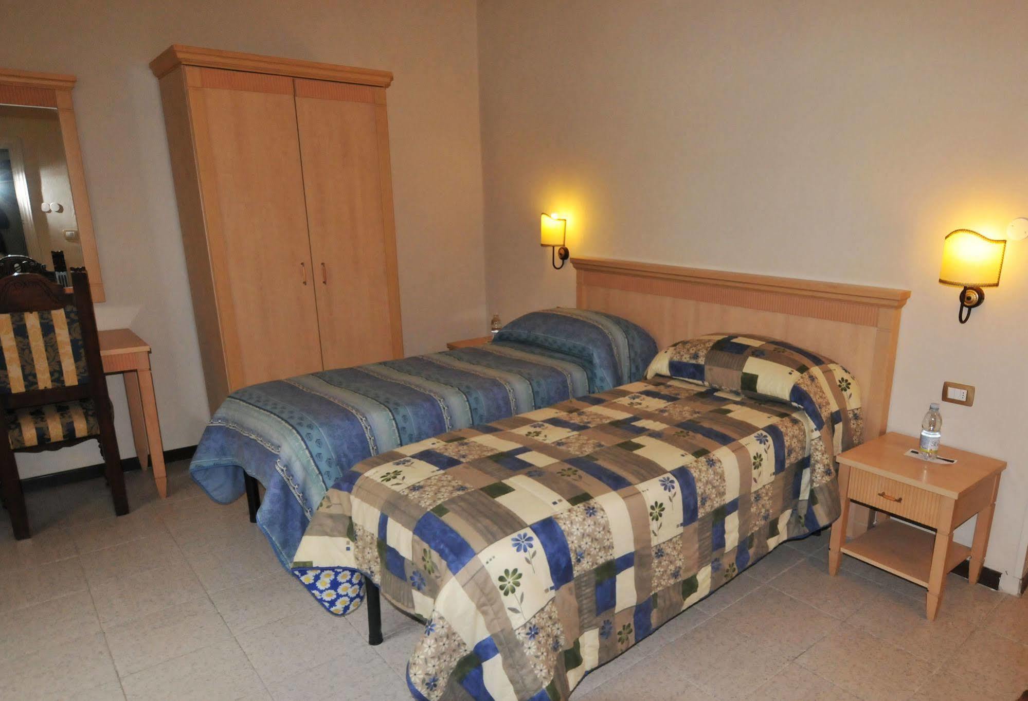 Hhb Hotel Флоренція Екстер'єр фото