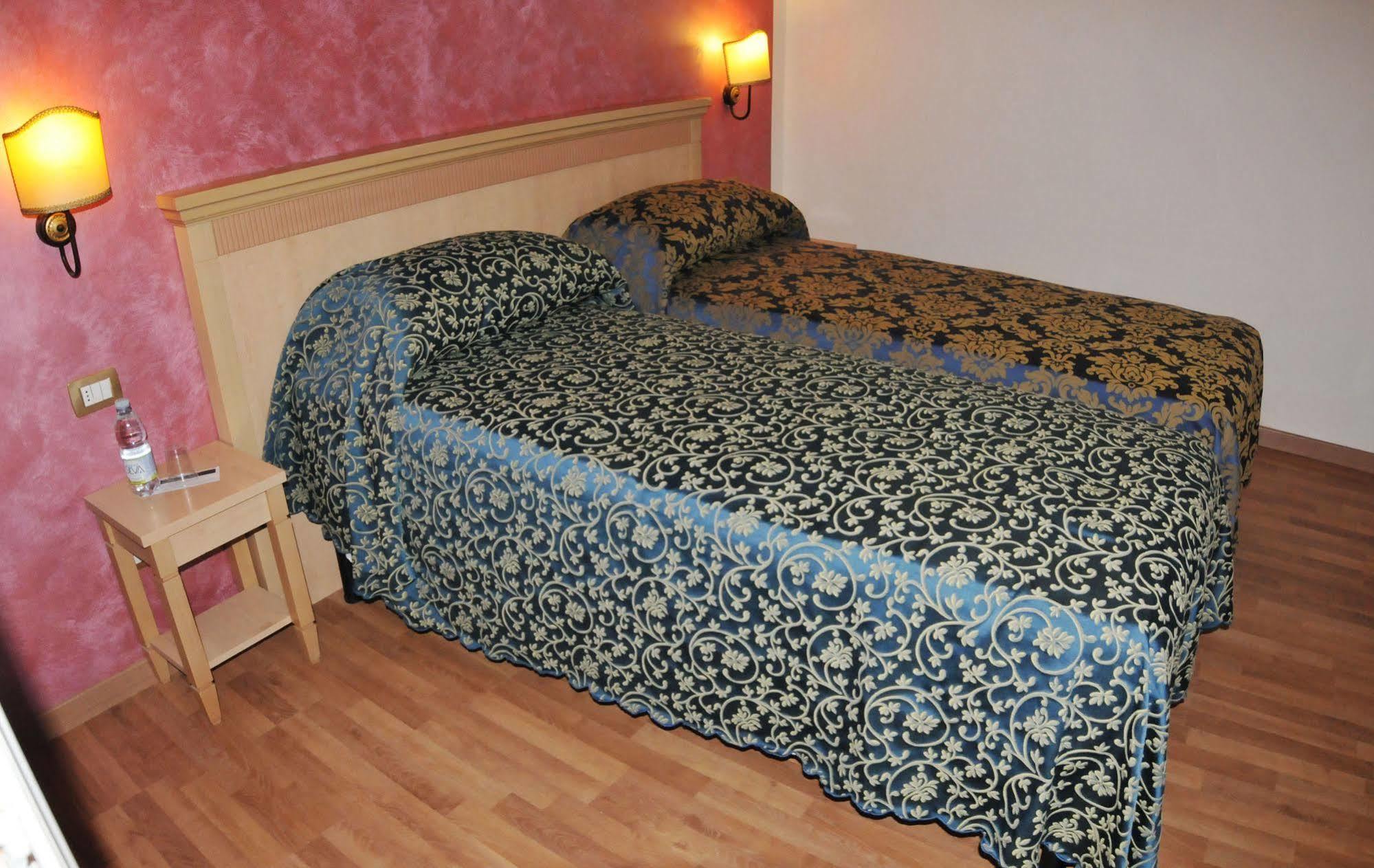 Hhb Hotel Флоренція Екстер'єр фото
