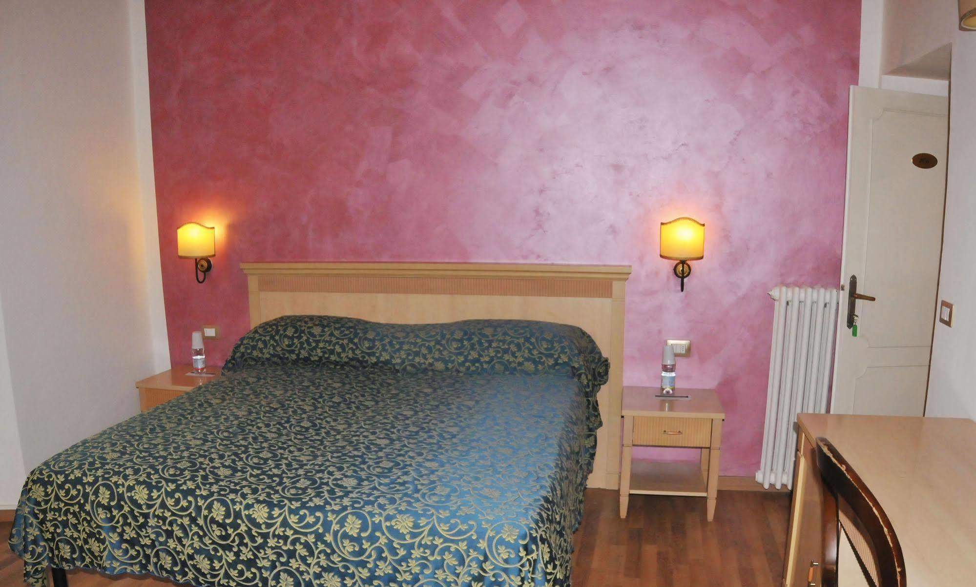 Hhb Hotel Флоренція Екстер'єр фото